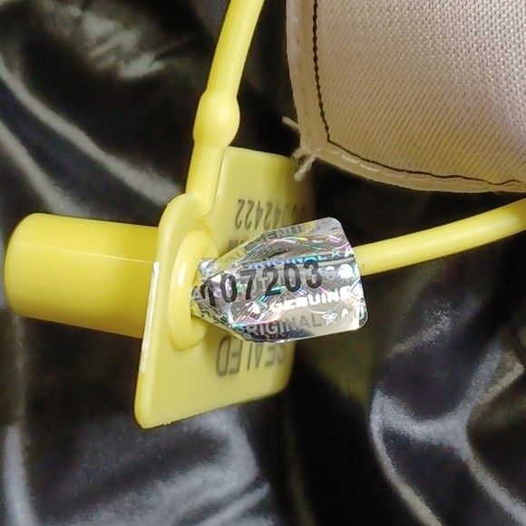 BCBGeneration Water-Resistant Hooded Softshell Long Puffer Jacket size XS - Picture 16 of 16